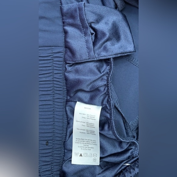 NWOT, ASICS, Navy Blue Women's Running Shorts, Large 🏃‍♀️‍➡️ - Picture 8 of 10